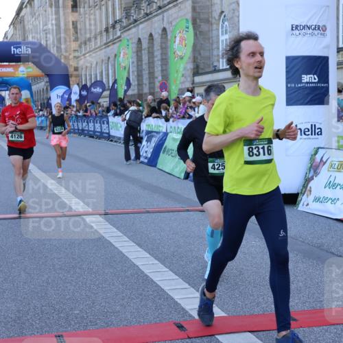 01.09.2024 - BARMER Alsterlauf Strokosch-Dieckow http://msf.ph/oto/6888244 01.09.2024 09:49:42 Ziel 2281, 3447, 3892, 4126, 4153, 4224, 4259, 4316, 4832, 8031, 8107, 8294, 8316 meine-sportfotos.de