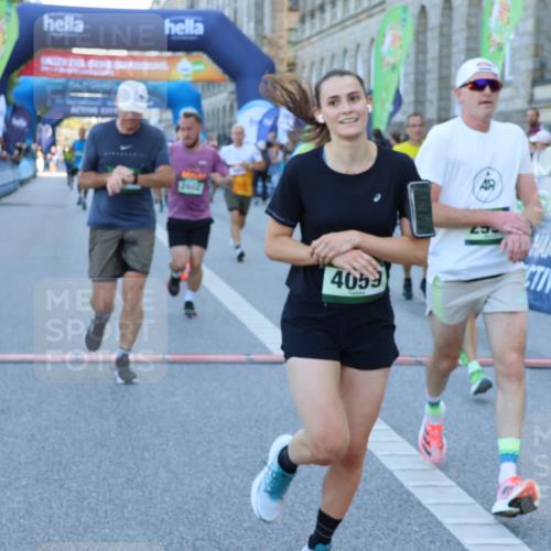 01.09.2024 - BARMER Alsterlauf Strokosch-Dieckow http://msf.ph/oto/6888335 01.09.2024 09:50:15 Ziel 2602, 2700, 2991, 3031, 3647, 4059, 4371, 4380, 4546, 4565, 4589, 4862, 5012, 5070, 5133, 5228, 5291, 8154, 8265 meine-sportfotos.de