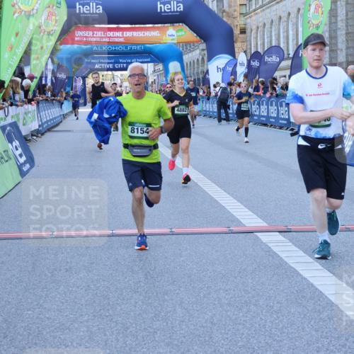 01.09.2024 - BARMER Alsterlauf Strokosch-Dieckow http://msf.ph/oto/6888360 01.09.2024 09:50:25 Ziel 2411, 2700, 2987, 4002, 4035, 4067, 4546, 4623, 4784, 4862, 4882, 4910, 5140, 5164, 8154 meine-sportfotos.de