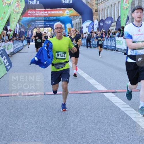 01.09.2024 - BARMER Alsterlauf Strokosch-Dieckow http://msf.ph/oto/6888362 01.09.2024 09:50:25 Ziel 2411, 2700, 2987, 4002, 4035, 4067, 4546, 4623, 4784, 4862, 4882, 4910, 5140, 5164, 8154 meine-sportfotos.de