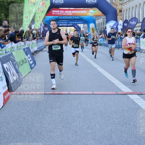 01.09.2024 - BARMER Alsterlauf Strokosch-Dieckow http://msf.ph/oto/6888371 01.09.2024 09:50:28 Ziel 2411, 2987, 3813, 4002, 4035, 4067, 4546, 4623, 4784, 4882, 4910, 5140, 5164, 5295, 8154 meine-sportfotos.de