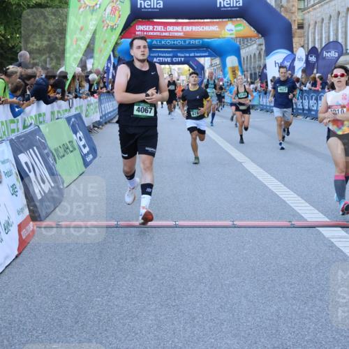 01.09.2024 - BARMER Alsterlauf Strokosch-Dieckow http://msf.ph/oto/6888374 01.09.2024 09:50:28 Ziel 2411, 2987, 3813, 4002, 4035, 4067, 4546, 4623, 4784, 4882, 4910, 5140, 5164, 5295, 8154 meine-sportfotos.de