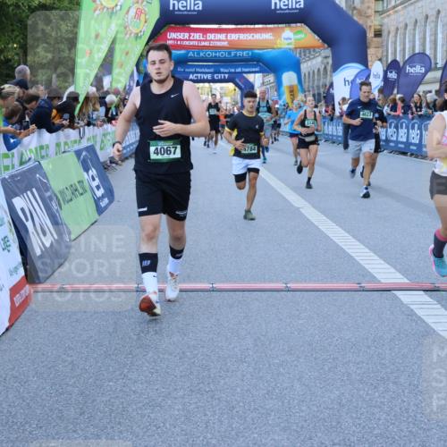 01.09.2024 - BARMER Alsterlauf Strokosch-Dieckow http://msf.ph/oto/6888376 01.09.2024 09:50:29 Ziel 2411, 2987, 3813, 4002, 4035, 4067, 4289, 4623, 4784, 4882, 4910, 5140, 5164, 5295 meine-sportfotos.de