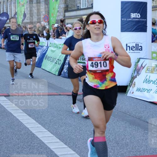 01.09.2024 - BARMER Alsterlauf Strokosch-Dieckow http://msf.ph/oto/6888386 01.09.2024 09:50:30 Ziel 2411, 2987, 3280, 3813, 4002, 4035, 4067, 4289, 4623, 4784, 4910, 5140, 5164, 5295 meine-sportfotos.de