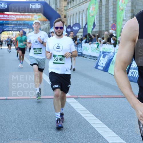 01.09.2024 - BARMER Alsterlauf Strokosch-Dieckow http://msf.ph/oto/6888396 01.09.2024 09:50:39 Ziel 2189, 2480, 2538, 2957, 3280, 3813, 3890, 4095, 4183, 4228, 4289, 4306, 4321, 4467, 4662, 5250, 5295, 8115 meine-sportfotos.de