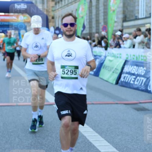 01.09.2024 - BARMER Alsterlauf Strokosch-Dieckow http://msf.ph/oto/6888401 01.09.2024 09:50:39 Ziel 2189, 2480, 2538, 2957, 3280, 3813, 3890, 4095, 4183, 4228, 4289, 4306, 4321, 4467, 4662, 5250, 5295, 8115 meine-sportfotos.de