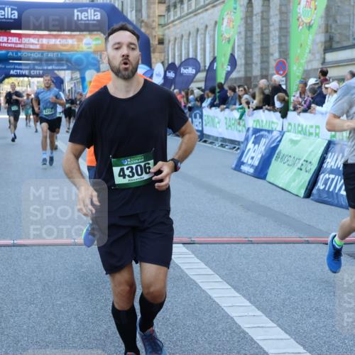 01.09.2024 - BARMER Alsterlauf Strokosch-Dieckow http://msf.ph/oto/6888410 01.09.2024 09:50:44 Ziel 2189, 2480, 2538, 2957, 3148, 3417, 3890, 4095, 4108, 4183, 4228, 4306, 4321, 4467, 4662, 4916, 5250, 8115 meine-sportfotos.de