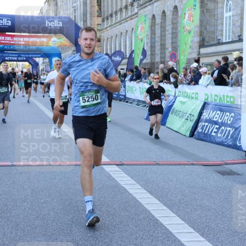 01.09.2024 - BARMER Alsterlauf Strokosch-Dieckow http://msf.ph/oto/6888414 01.09.2024 09:50:47 Ziel 2189, 2538, 3148, 3417, 3525, 4095, 4108, 4183, 4321, 4467, 4601, 4916, 5223, 5250, 5260 meine-sportfotos.de