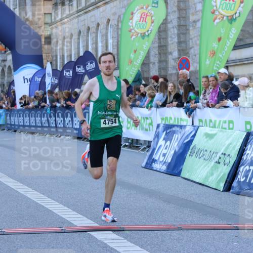01.09.2024 - BARMER Alsterlauf Strokosch-Dieckow http://msf.ph/oto/6888415 01.09.2024 09:37:02 Ziel 36, 4754, 4885, 5269, 5270 meine-sportfotos.de