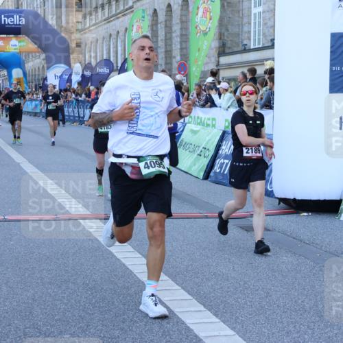 01.09.2024 - BARMER Alsterlauf Strokosch-Dieckow http://msf.ph/oto/6888421 01.09.2024 09:50:49 Ziel 2189, 3148, 3417, 3525, 4095, 4108, 4115, 4183, 4321, 4467, 4601, 4916, 5010, 5181, 5223, 5250, 5260 meine-sportfotos.de