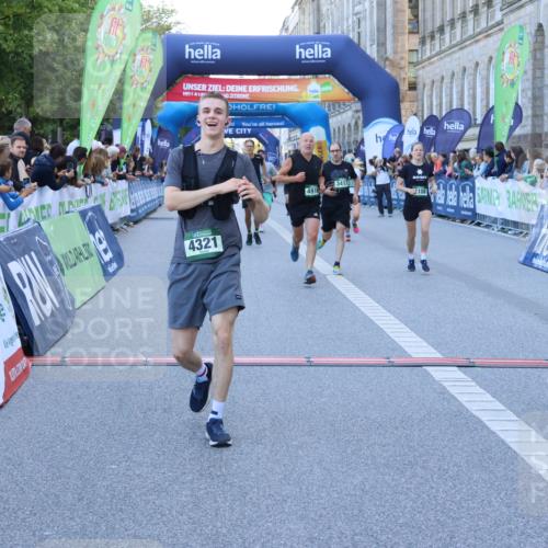 01.09.2024 - BARMER Alsterlauf Strokosch-Dieckow http://msf.ph/oto/6888424 01.09.2024 09:50:50 Ziel 2189, 3148, 3417, 3525, 4095, 4108, 4115, 4183, 4321, 4467, 4601, 4916, 5010, 5181, 5223, 5260 meine-sportfotos.de