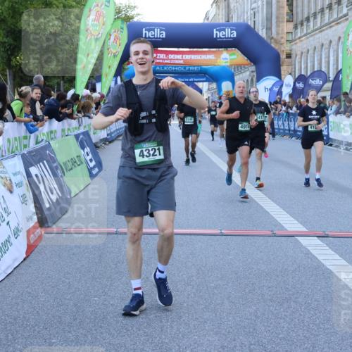 01.09.2024 - BARMER Alsterlauf Strokosch-Dieckow http://msf.ph/oto/6888428 01.09.2024 09:50:51 Ziel 2189, 2916, 3148, 3417, 3525, 4095, 4108, 4115, 4183, 4321, 4467, 4601, 4916, 5010, 5181, 5223, 5260, 8295 meine-sportfotos.de