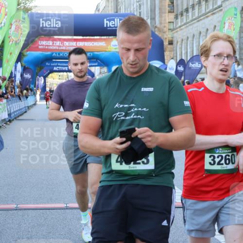 01.09.2024 - BARMER Alsterlauf Strokosch-Dieckow http://msf.ph/oto/6888515 01.09.2024 09:51:31 Ziel 2595, 3106, 3260, 3471, 4349, 4523, 4542, 4640, 4650, 4883, 5245, 8008, 8248, 8255 meine-sportfotos.de