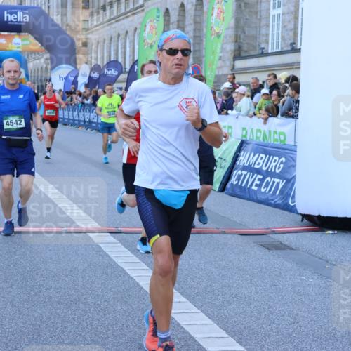 01.09.2024 - BARMER Alsterlauf Strokosch-Dieckow http://msf.ph/oto/6888522 01.09.2024 09:51:35 Ziel 2579, 2595, 3106, 3412, 4246, 4542, 4640, 4650, 4883, 5245, 8008, 8248, 8255 meine-sportfotos.de