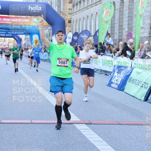 01.09.2024 - BARMER Alsterlauf Strokosch-Dieckow http://msf.ph/oto/6888570 01.09.2024 09:51:54 Ziel 2717, 3112, 3133, 3605, 4375, 4958, 5087, 5139, 5277 meine-sportfotos.de