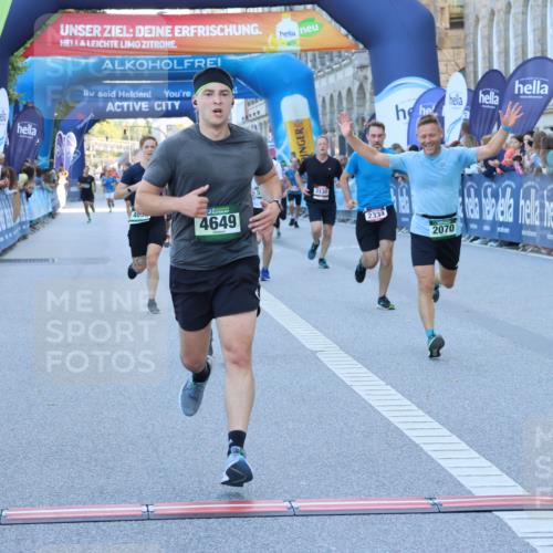 01.09.2024 - BARMER Alsterlauf Strokosch-Dieckow http://msf.ph/oto/6888616 01.09.2024 09:52:13 Ziel 2070, 2082, 2334, 3130, 3253, 3397, 3430, 3496, 3690, 3691, 4058, 4343, 4536, 4649, 4942, 5184, 8322 meine-sportfotos.de
