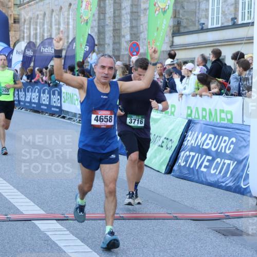 01.09.2024 - BARMER Alsterlauf Strokosch-Dieckow http://msf.ph/oto/6888699 01.09.2024 09:52:44 Ziel 2036, 2291, 2295, 2353, 2453, 2712, 2862, 3377, 3526, 3716, 3858, 4077, 4203, 4330, 4658, 5074, 5240, 8021 meine-sportfotos.de