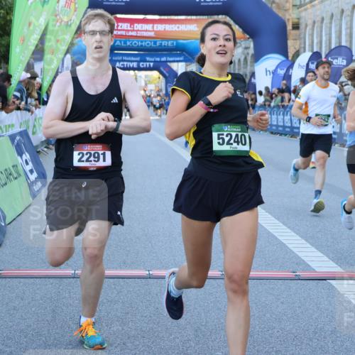 01.09.2024 - BARMER Alsterlauf Strokosch-Dieckow http://msf.ph/oto/6888732 01.09.2024 09:52:53 Ziel 2291, 2295, 2310, 2338, 2712, 2862, 2931, 3325, 3526, 5074, 5240, 8021, 8161 meine-sportfotos.de