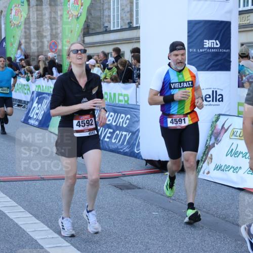 01.09.2024 - BARMER Alsterlauf Strokosch-Dieckow http://msf.ph/oto/6888834 01.09.2024 09:53:36 Ziel 2190, 2860, 2949, 3374, 3809, 3838, 3895, 4124, 4436, 4591, 4592, 4724, 4803, 4818, 4824, 4846, 8100, 8312, 8335 meine-sportfotos.de