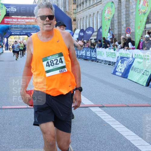 01.09.2024 - BARMER Alsterlauf Strokosch-Dieckow http://msf.ph/oto/6888860 01.09.2024 09:53:43 Ziel 2042, 2190, 2860, 3136, 3741, 3808, 4194, 4383, 4457, 4724, 4818, 4824, 4846, 5026, 8100, 8312, 8335 meine-sportfotos.de