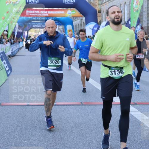 01.09.2024 - BARMER Alsterlauf Strokosch-Dieckow http://msf.ph/oto/6888883 01.09.2024 09:53:55 Ziel 2215, 2399, 2808, 3014, 3020, 3136, 3333, 3777, 4041, 4154, 4533, 4594, 4661, 4924, 5034, 5155, 5157, 5183, 5202, 8013 meine-sportfotos.de