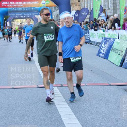 01.09.2024 - BARMER Alsterlauf Strokosch-Dieckow http://msf.ph/oto/6888972 01.09.2024 09:54:38 Ziel 1177, 2372, 2878, 2899, 3011, 3402, 3442, 3637, 3679, 3938, 3962, 4492, 4519, 4836, 5282, 5294, 8074 meine-sportfotos.de