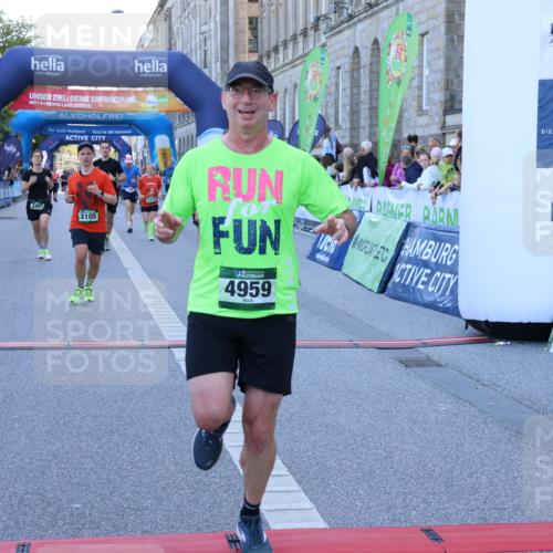 01.09.2024 - BARMER Alsterlauf Strokosch-Dieckow http://msf.ph/oto/6889004 01.09.2024 09:54:54 Ziel 2024, 2105, 2410, 2443, 2981, 3295, 3364, 3456, 4414, 4684, 4742, 4959, 5098, 5118, 5246 meine-sportfotos.de