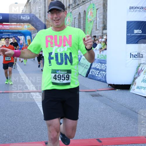 01.09.2024 - BARMER Alsterlauf Strokosch-Dieckow http://msf.ph/oto/6889006 01.09.2024 09:54:54 Ziel 2024, 2105, 2410, 2443, 2981, 3295, 3364, 3456, 4414, 4684, 4742, 4959, 5098, 5118, 5246 meine-sportfotos.de