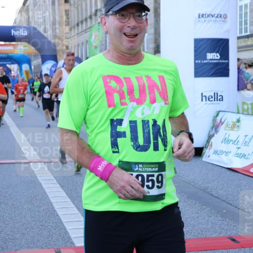 01.09.2024 - BARMER Alsterlauf Strokosch-Dieckow http://msf.ph/oto/6889008 01.09.2024 09:54:55 Ziel 2024, 2105, 2410, 2443, 2981, 3295, 3364, 3456, 4414, 4684, 4742, 4959, 5098, 5118, 5246 meine-sportfotos.de