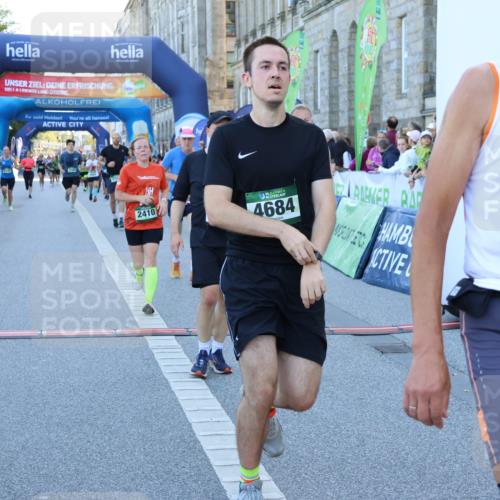 01.09.2024 - BARMER Alsterlauf Strokosch-Dieckow http://msf.ph/oto/6889018 01.09.2024 09:54:58 Ziel 2024, 2105, 2129, 2249, 2410, 2443, 2864, 2970, 2981, 3295, 3364, 3731, 4386, 4387, 4414, 4684, 4742, 5098, 5118, 5246, 8093 meine-sportfotos.de