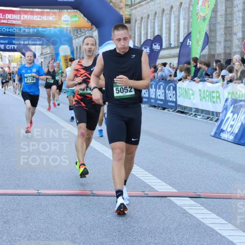 01.09.2024 - BARMER Alsterlauf Strokosch-Dieckow http://msf.ph/oto/6889054 01.09.2024 09:42:00 Ziel 2130, 3041, 4418, 4424, 4511, 4753, 4943, 5052, 8030, 8139 meine-sportfotos.de