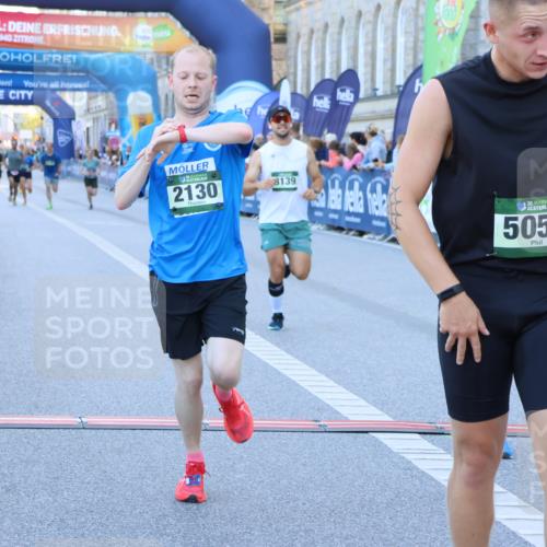 01.09.2024 - BARMER Alsterlauf Strokosch-Dieckow http://msf.ph/oto/6889062 01.09.2024 09:42:02 Ziel 2130, 3041, 4418, 4424, 4511, 4593, 4753, 4943, 5052, 5300, 8139, 8140 meine-sportfotos.de