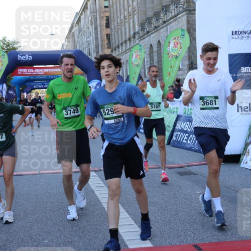 01.09.2024 - BARMER Alsterlauf Strokosch-Dieckow http://msf.ph/oto/6889065 01.09.2024 09:55:17 Ziel 2447, 2508, 2722, 2933, 2969, 3075, 3558, 3681, 3749, 3816, 4334, 4335, 4607, 4626, 4657, 4697, 5007, 5167, 5293, 5309, 8121 meine-sportfotos.de