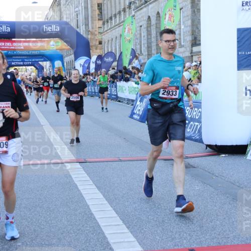 01.09.2024 - BARMER Alsterlauf Strokosch-Dieckow http://msf.ph/oto/6889071 01.09.2024 09:55:21 Ziel 2447, 2508, 2722, 2933, 2969, 3075, 3156, 3558, 3816, 4334, 4335, 4626, 4697, 5309, 8121 meine-sportfotos.de