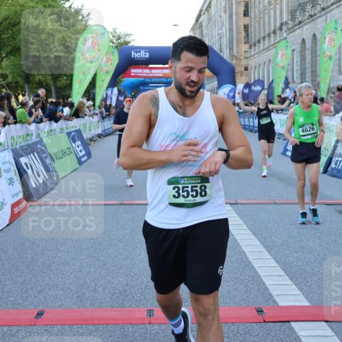 01.09.2024 - BARMER Alsterlauf Strokosch-Dieckow http://msf.ph/oto/6889081 01.09.2024 09:55:26 Ziel 2194, 2722, 2969, 3156, 3186, 3241, 3317, 3409, 3558, 3800, 3816, 3923, 4053, 4334, 4335, 4626, 4654, 8121, 8350 meine-sportfotos.de