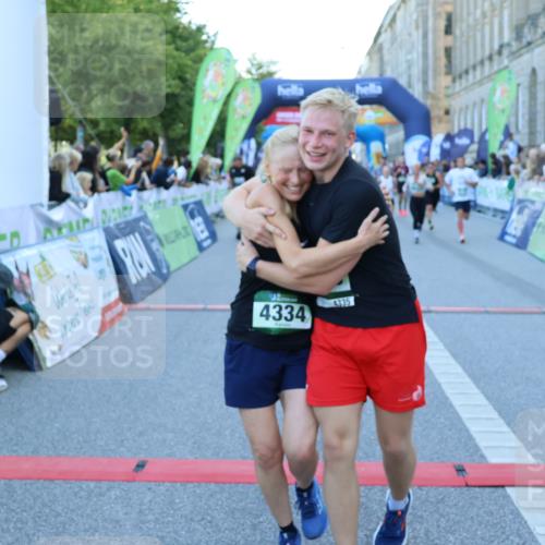 01.09.2024 - BARMER Alsterlauf Strokosch-Dieckow http://msf.ph/oto/6889095 01.09.2024 09:55:31 Ziel 2194, 2232, 2955, 3060, 3156, 3186, 3241, 3317, 3409, 3800, 3923, 4053, 4654, 5243, 8350 meine-sportfotos.de