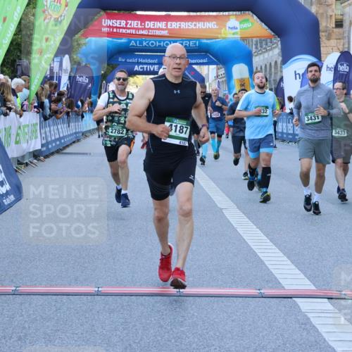 01.09.2024 - BARMER Alsterlauf Strokosch-Dieckow http://msf.ph/oto/6889143 01.09.2024 09:55:51 Ziel 2100, 2195, 2458, 2616, 2782, 3423, 3431, 3432, 3433, 3703, 3857, 3989, 4187, 4476, 4866, 4899, 4946, 5108, 5226, 5262 meine-sportfotos.de