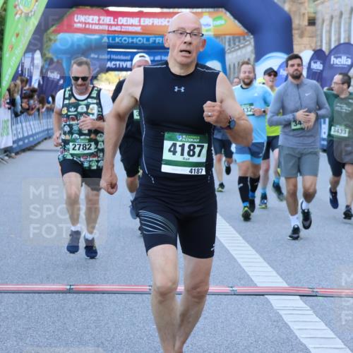 01.09.2024 - BARMER Alsterlauf Strokosch-Dieckow http://msf.ph/oto/6889150 01.09.2024 09:55:52 Ziel 2100, 2195, 2458, 2616, 2782, 3423, 3431, 3432, 3433, 3703, 3857, 3989, 4187, 4476, 4782, 4866, 4899, 4946, 5108, 5226, 5262 meine-sportfotos.de