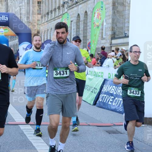 01.09.2024 - BARMER Alsterlauf Strokosch-Dieckow http://msf.ph/oto/6889159 01.09.2024 09:55:54 Ziel 2100, 2195, 2458, 2616, 2782, 3117, 3423, 3431, 3432, 3433, 3548, 3703, 3857, 3989, 4187, 4476, 4718, 4782, 4866, 4899, 4946, 5108, 5226, 5262 meine-sportfotos.de