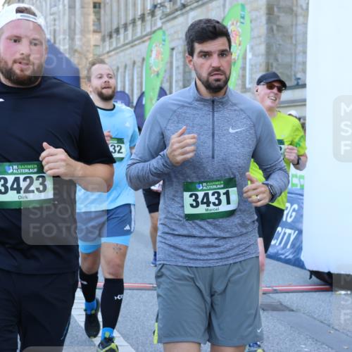 01.09.2024 - BARMER Alsterlauf Strokosch-Dieckow http://msf.ph/oto/6889162 01.09.2024 09:55:55 Ziel 2100, 2195, 2458, 2616, 2782, 3117, 3181, 3423, 3431, 3432, 3433, 3548, 3703, 3857, 3989, 4476, 4718, 4782, 4866, 4899, 4946, 5108, 5226, 5262 meine-sportfotos.de