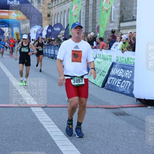 01.09.2024 - BARMER Alsterlauf Strokosch-Dieckow http://msf.ph/oto/6889178 01.09.2024 09:56:03 Ziel 2022, 2359, 2360, 2542, 3117, 3143, 3181, 3277, 3536, 3548, 3561, 3857, 3997, 4718, 4782, 8203 meine-sportfotos.de
