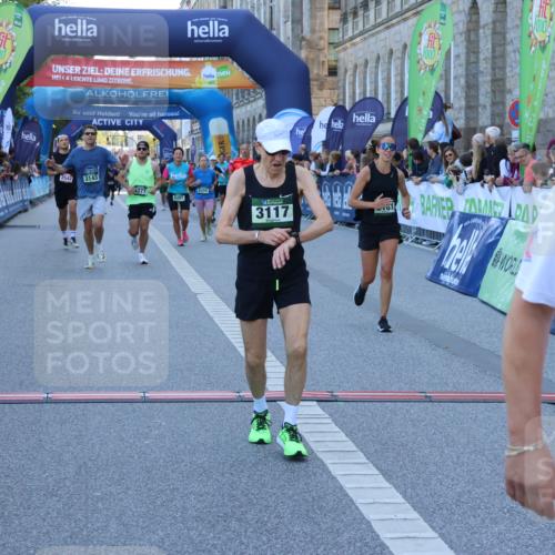 01.09.2024 - BARMER Alsterlauf Strokosch-Dieckow http://msf.ph/oto/6889188 01.09.2024 09:56:05 Ziel 2022, 2359, 2360, 2542, 3117, 3143, 3181, 3277, 3536, 3548, 3561, 3997, 4178, 4718, 4735, 4782, 8203 meine-sportfotos.de