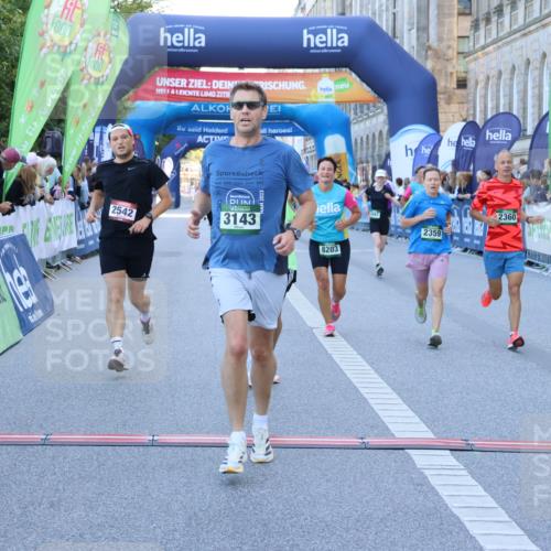 01.09.2024 - BARMER Alsterlauf Strokosch-Dieckow http://msf.ph/oto/6889199 01.09.2024 09:56:08 Ziel 2022, 2359, 2360, 2542, 2914, 3143, 3181, 3277, 3536, 3561, 3872, 3884, 3997, 4178, 4357, 4735, 4896, 8203 meine-sportfotos.de