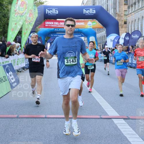 01.09.2024 - BARMER Alsterlauf Strokosch-Dieckow http://msf.ph/oto/6889201 01.09.2024 09:56:08 Ziel 2022, 2359, 2360, 2542, 2914, 3143, 3181, 3277, 3536, 3561, 3872, 3884, 3997, 4178, 4357, 4735, 4896, 8203 meine-sportfotos.de