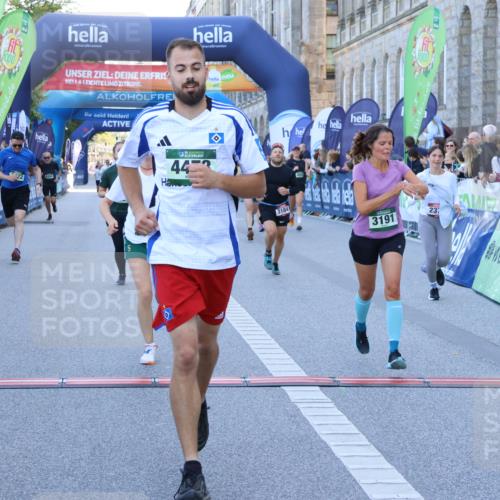 01.09.2024 - BARMER Alsterlauf Strokosch-Dieckow http://msf.ph/oto/6889238 01.09.2024 09:56:26 Ziel 2049, 2231, 2371, 2869, 3144, 3184, 3191, 3352, 3453, 3617, 3822, 3929, 4023, 4264, 4473, 4584, 4655, 4736, 8153, 8237 meine-sportfotos.de