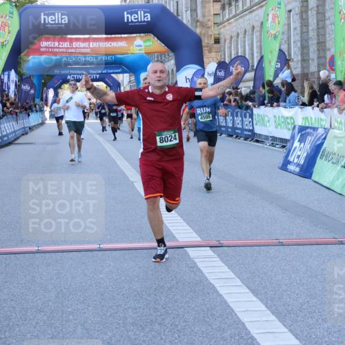 01.09.2024 - BARMER Alsterlauf Strokosch-Dieckow http://msf.ph/oto/6889255 01.09.2024 09:56:37 Ziel 2446, 3617, 3952, 4505, 4638, 4843, 4973, 4992, 5091, 8024, 8153, 8159, 8197, 8369 meine-sportfotos.de