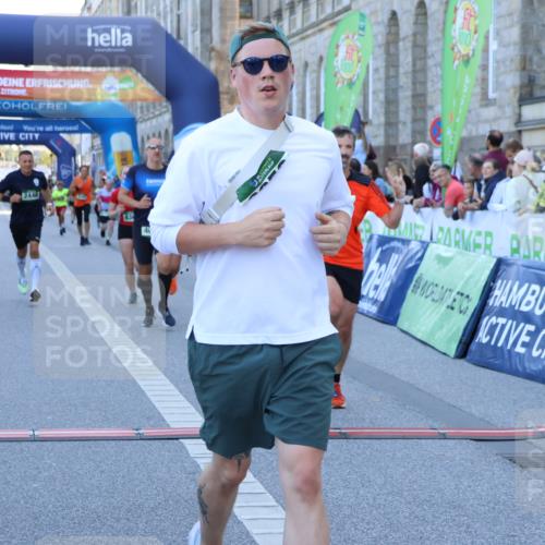 01.09.2024 - BARMER Alsterlauf Strokosch-Dieckow http://msf.ph/oto/6889274 01.09.2024 09:56:43 Ziel 2446, 2833, 3952, 4410, 4638, 4843, 4973, 4992, 5091, 8106, 8138, 8159, 8197, 8336, 8358, 8369 meine-sportfotos.de