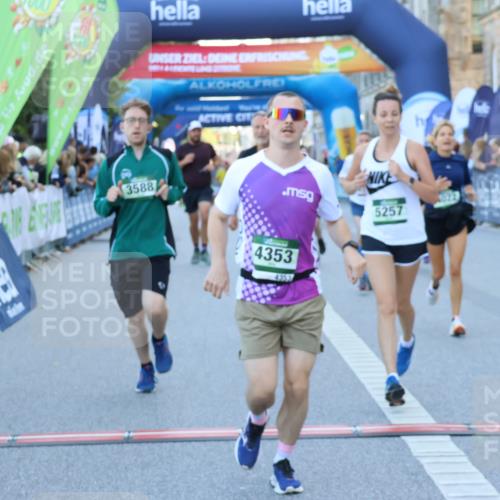 01.09.2024 - BARMER Alsterlauf Strokosch-Dieckow http://msf.ph/oto/6889347 01.09.2024 09:57:08 Ziel 2211, 2221, 2373, 2783, 2809, 3027, 3386, 3588, 3988, 4021, 4022, 4353, 4499, 4634, 4760, 5073, 5257 meine-sportfotos.de