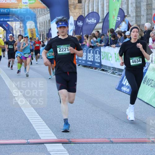 01.09.2024 - BARMER Alsterlauf Strokosch-Dieckow http://msf.ph/oto/6889362 01.09.2024 09:57:17 Ziel 2135, 2221, 2302, 2530, 2671, 2783, 3048, 3145, 3334, 3455, 3596, 3636, 4190, 4269, 4606, 4634, 4698, 5241, 8142, 8198 meine-sportfotos.de