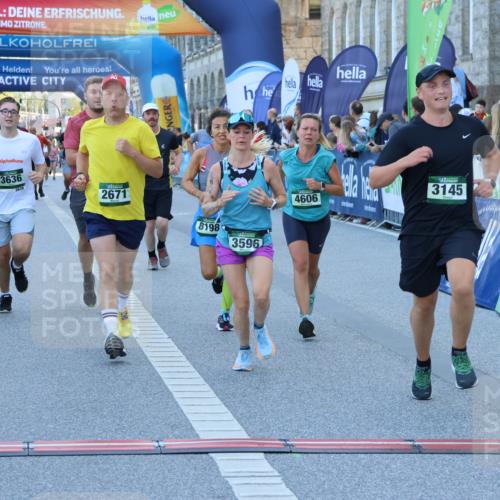 01.09.2024 - BARMER Alsterlauf Strokosch-Dieckow http://msf.ph/oto/6889370 01.09.2024 09:57:20 Ziel 2135, 2221, 2302, 2530, 2671, 2783, 3048, 3111, 3145, 3334, 3455, 3596, 3636, 3724, 4135, 4190, 4269, 4425, 4479, 4606, 4634, 4698, 5241, 8142, 8198 meine-sportfotos.de